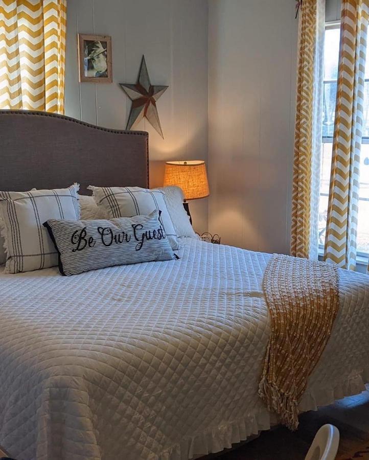 Pecan St. Parlor Haus Downtown Bandera, Tx Luaran gambar